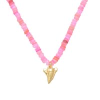 PINK SHELL HEISHI CHOKER W/ DAINTY GOLD TOOTH