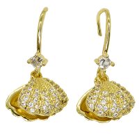 STAINLESS STEEL GOLD CLAM W/ PEARL EARRINGS