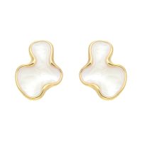 GOLD/PEARLY WHITE CORAL THEME EARRINGS