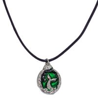 P8245 OVAL WHAETAIL GREEN RESIN CORD CHOKER