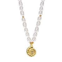 P8364 PEARL CHOKER W/ GOLD CONCH SHELL