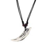 P8413 WHITE RESIN SHARK CHOKER