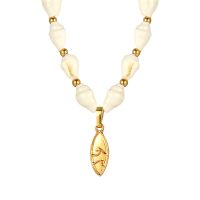 P8531 SEASHELL CHOKER W/ GOLD SURFBOARD